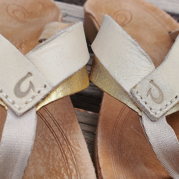Olukai KAEKAE Slip On Leather Sandals Womens Size 11 Thong Flip Flops Tapa Gold - Picture 9 of 11